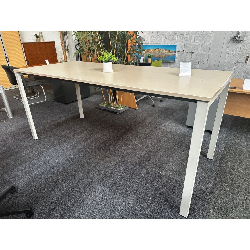 Steelcase 240