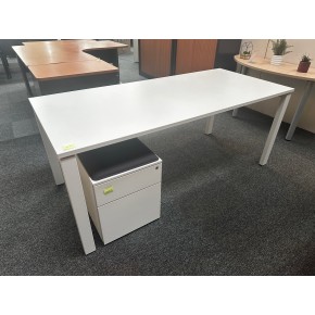 Bureau droit Steelcase 180x90