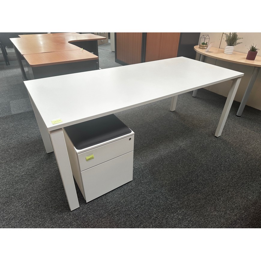 Bureau droit Steelcase 180x90