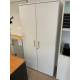 Armoire blanche haute en bois