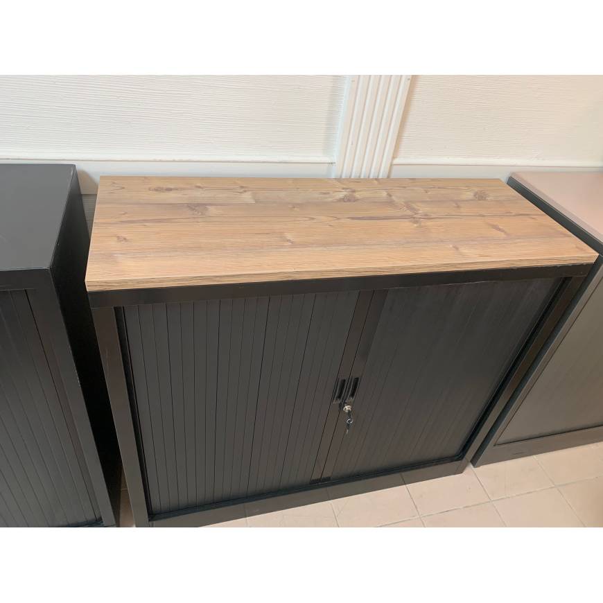 Armoire basse avec top en bois