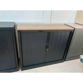 Armoire basse avec top en bois