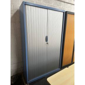 Armoire haute bleue et grise