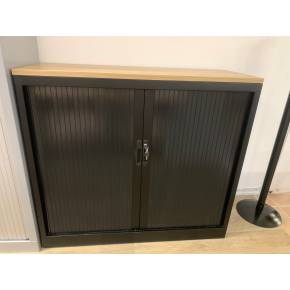 Armoire basse avec top en bois