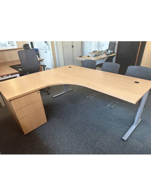Bureau de direction 200